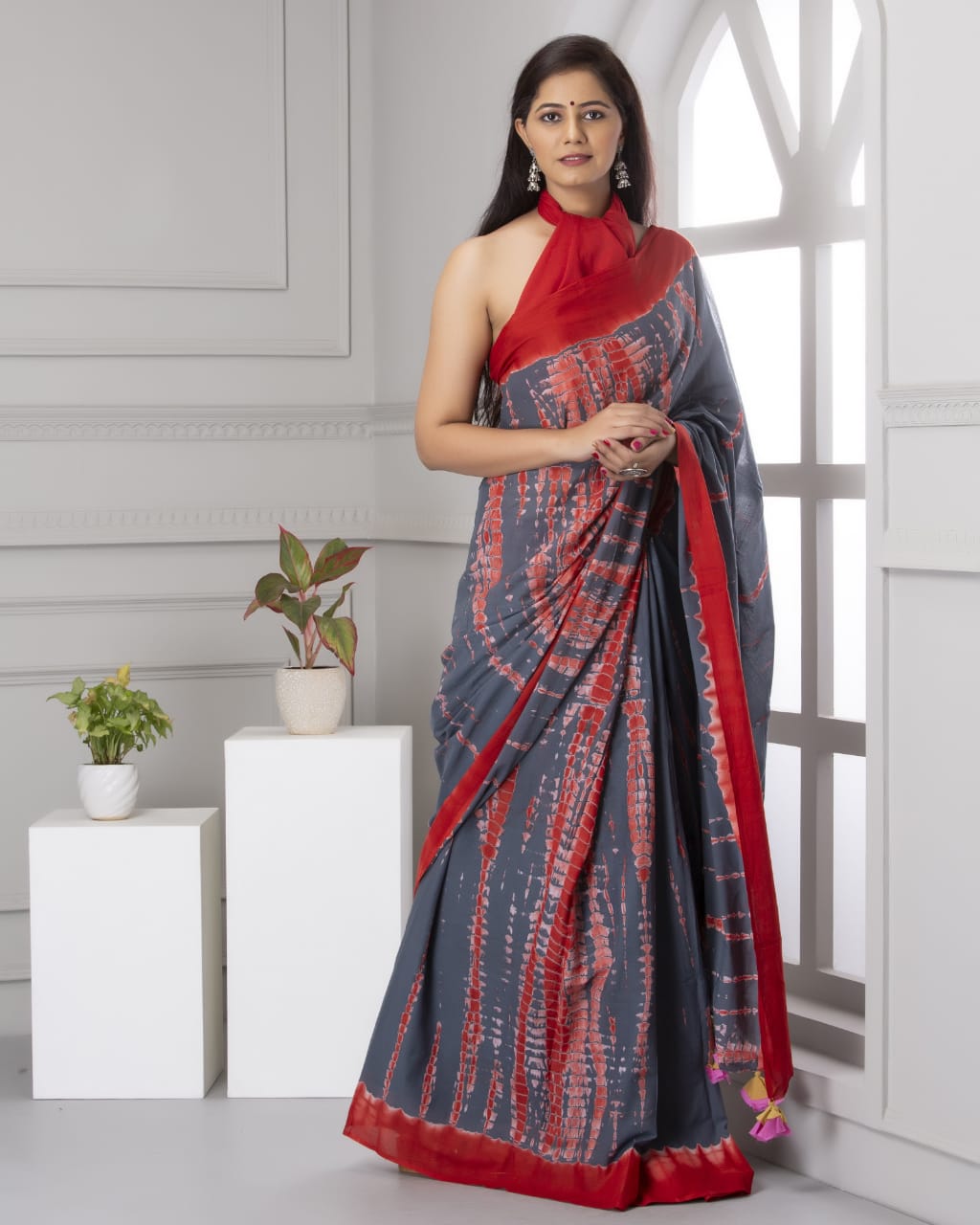 Slate Grey- Grey with Red Shibori Mul Cotton Saree