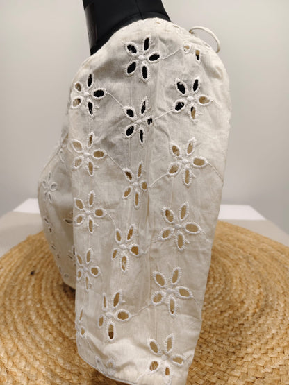 Off White Blouse with Star Hakoba