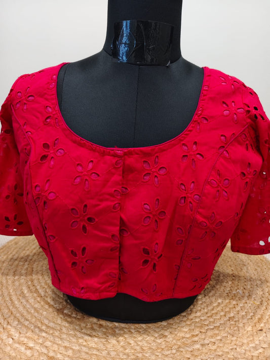 Red Blouse with Star Hakoba